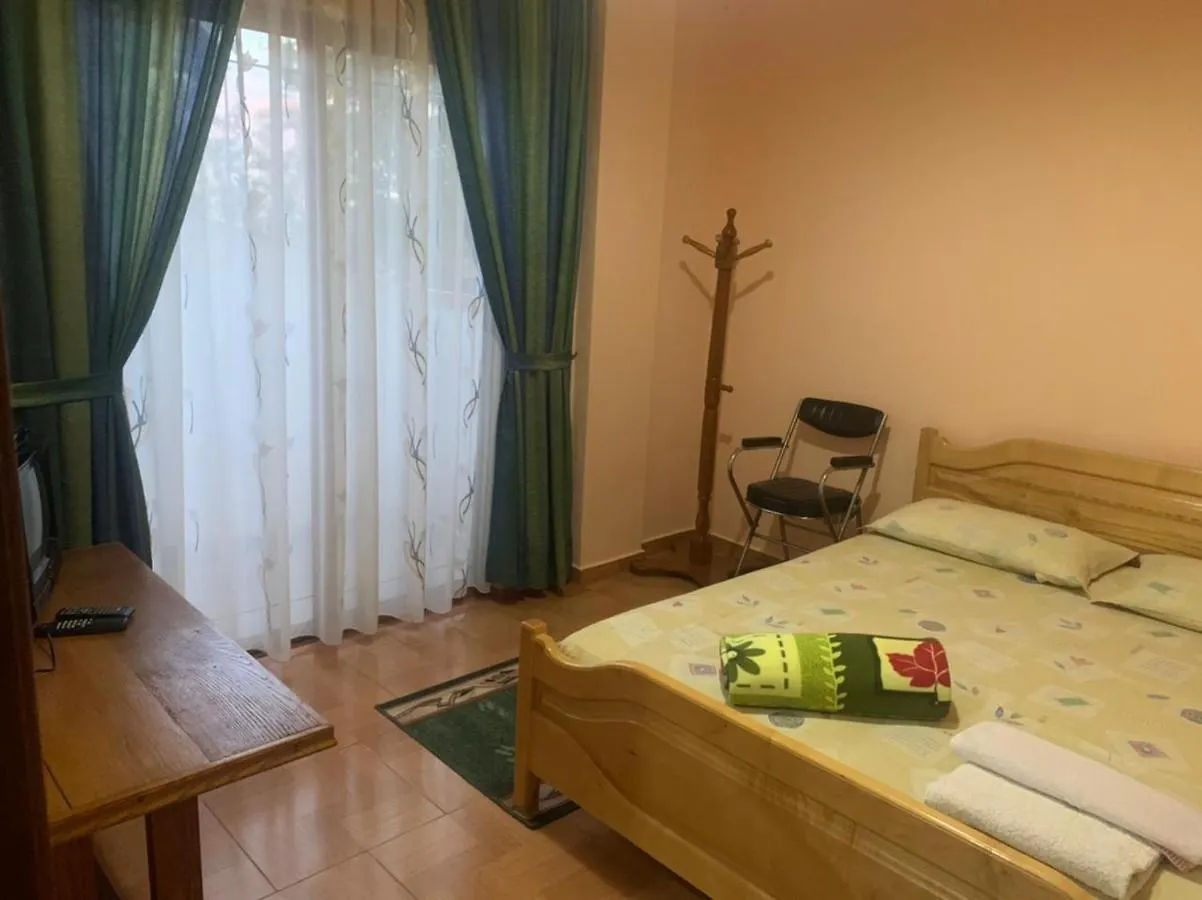 Vila Deni Tushemisht Villa