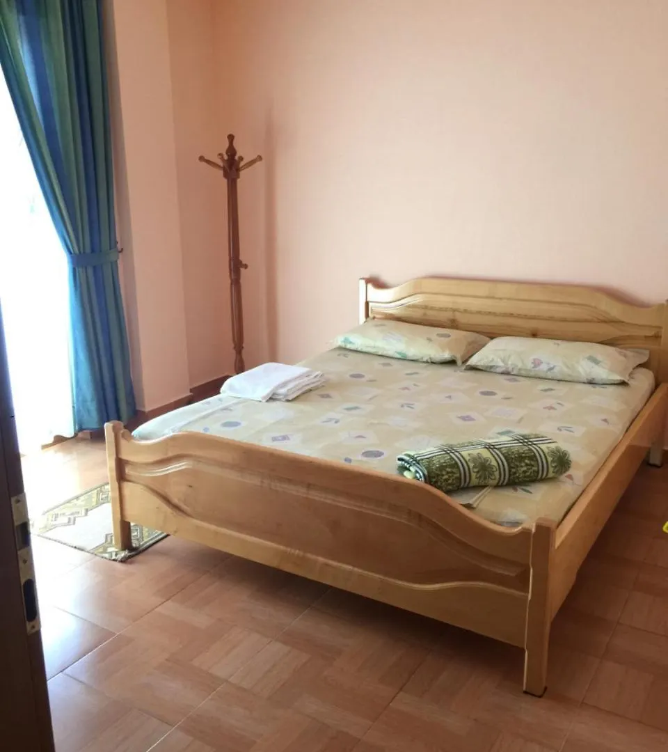 Vila Deni Tushemisht Villa